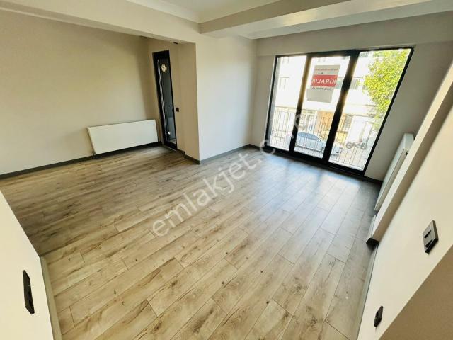 Paşakonak Mah. 2+1 Ara Kat 75 M2 Balkonlu Kiralık Daire