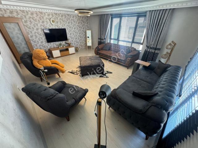 Pamuklar'da Panoramik Manzaralı Full Yapılı 3+1 Kiralık Daire
