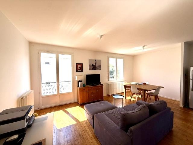 PAMIERS: APPARTEMENT DE TYPE 4 A LOUER DE 106 M2 RENOVEE AVEC GARAGE ET JARDIN