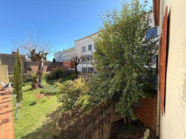 PAMIERS: EN PLEIN COEUR DE VILLE: APPARTEMENT DE TYPE 2 A VENDRE DE 53 M2