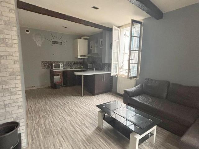 Pamiers: grand appartement avec 2 pièces à louer