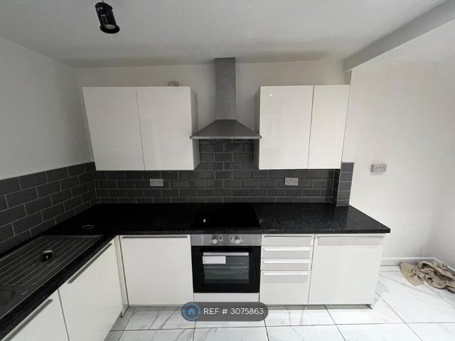 Pant Yr Heol, Neath SA11, 1 bed flat to rent, £650 pcm | PrimeLocation