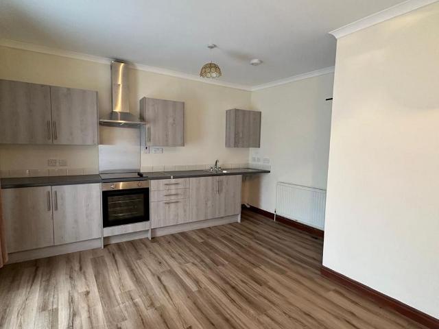 Panteg, Llanelli, SA15 2 bed flat to rent £550 pcm £127 pw