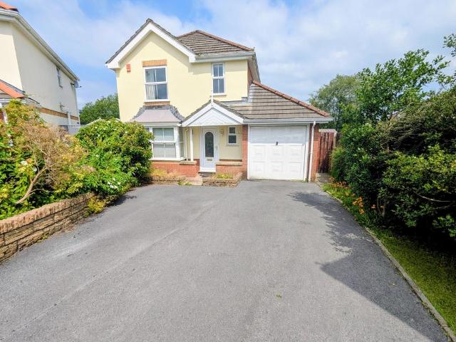 Pantyfedwen, Peniel, Carmarthen. 4 bed detached house to rent £1,095 pcm £253 pw