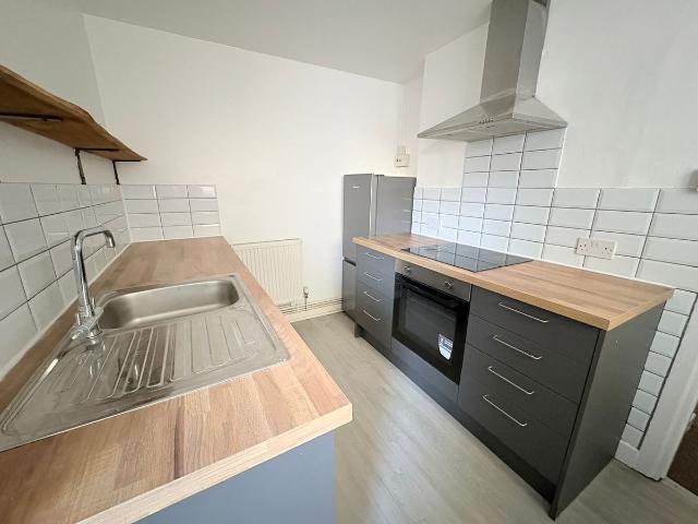 Pantygwydr Road, Uplands SA2, 2 bed flat to rent, £950 pcm | PrimeLocation