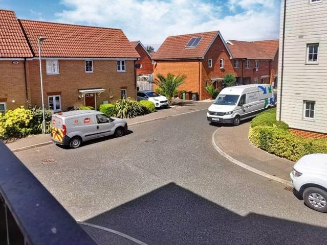 Panyers Gardens, Dagenham RM10 2 bed flat to rent £1,800 pcm £415 pw