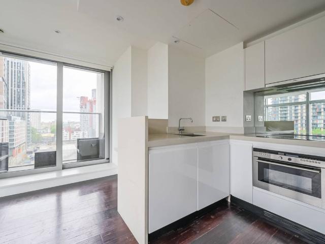 Pan Peninsula, Canary Wharf, London E14, 2 bed flat to rent, £2,800 pcm | PrimeLocation