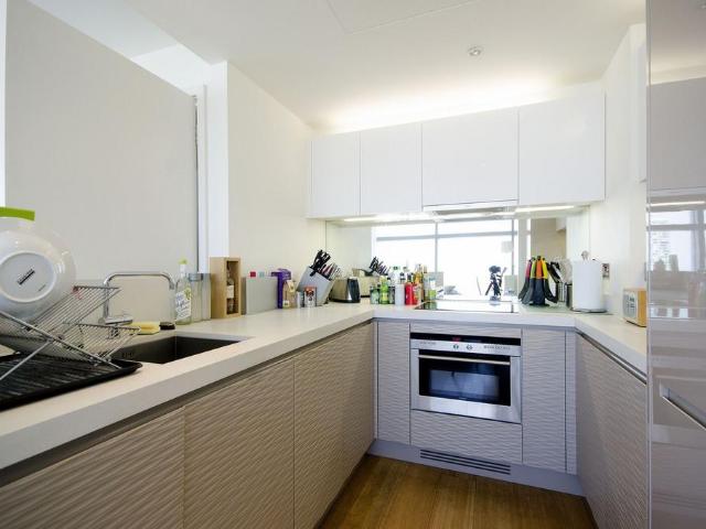 Pan Peninsula, Canary Wharf, London, E14 2 bed flat to rent £3,467 pcm £800 pw