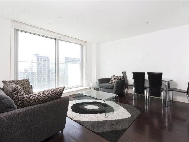 Pan Peninsula East, Canary Wharf, London E14, 1 bed flat to rent, £2,600 pcm | PrimeLocation