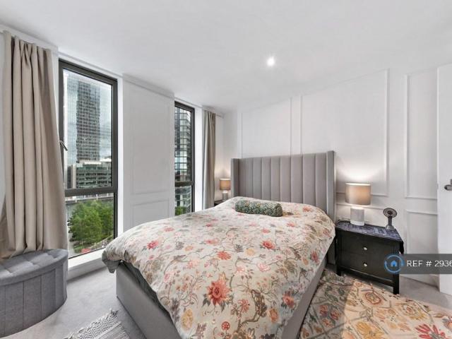Pan Peninsula Square, London, E14 2 bed flat to rent £3,350 pcm £773 pw