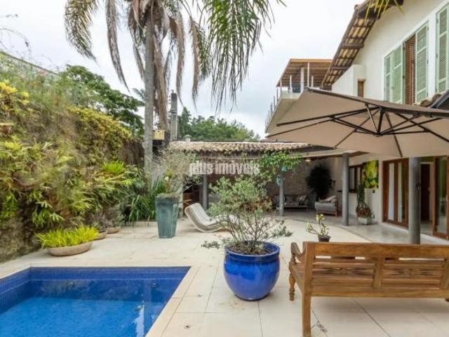 Panamby! Casa no condomínio Condominio Vila Verde para venda com 4 quartos, sendo 3 suítes, 500m²