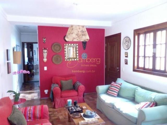 Panamby Lindo sobrado,3 quartos/suíte, 3 garagens, escritório bem localizado