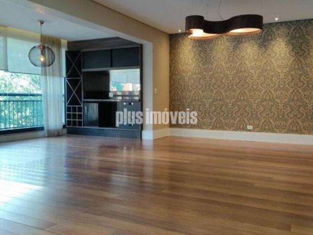 Panamby Rua Fechada com Portaria Apartamento com 201,m² 4 Suítes 4 Garagens Excelente Lazer