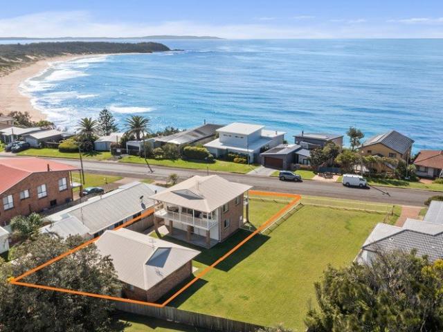 PANAROMIC COASTAL VISTAS AND VERSATILE LIVING