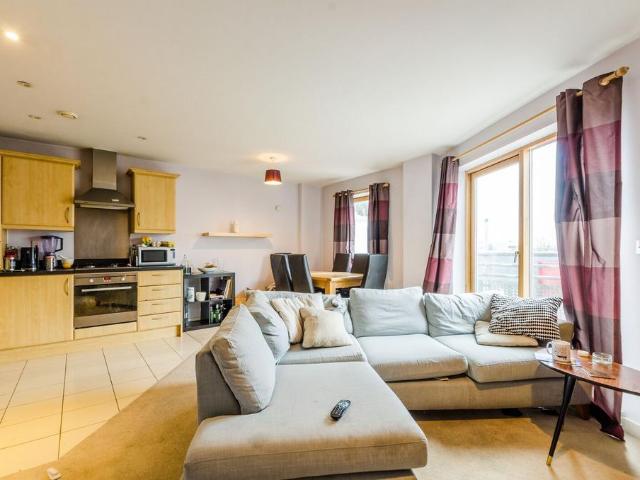 Pancras Way, Bow, London, E3 2 bed flat to rent £2,300 pcm £531 pw