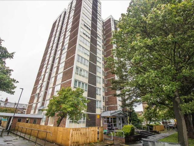 Pandon Court, Shieldfield, Newcastle. 2 bed flat to rent £800 pcm £185 pw