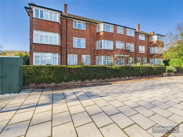 Pandora Court, South Bank, Surbiton KT6, 2 bed flat to rent, £1,799 pcm | PrimeLocation