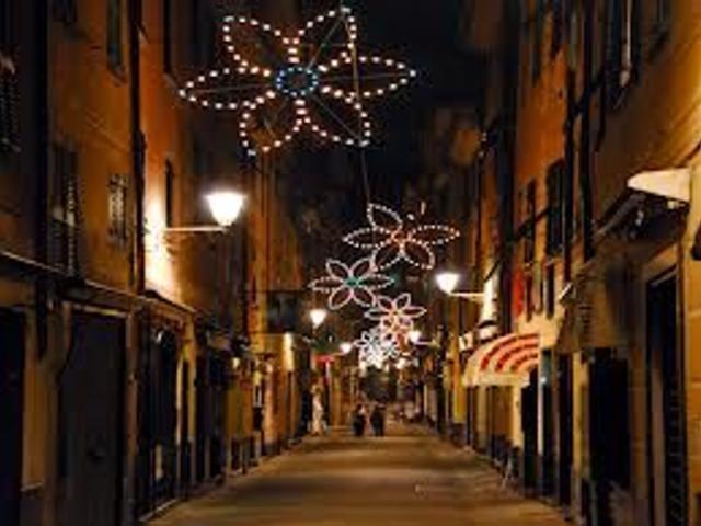 Panificio in CentroA Lavagna in pieno centro cittadino cedesi avviato panificio a conduzione familiare, pane focaccia gastronomia e pasticceria per un incasso giornaliero di 800 euro e oltre, rara occasione.Altre opportunità simili visitando il sito web c