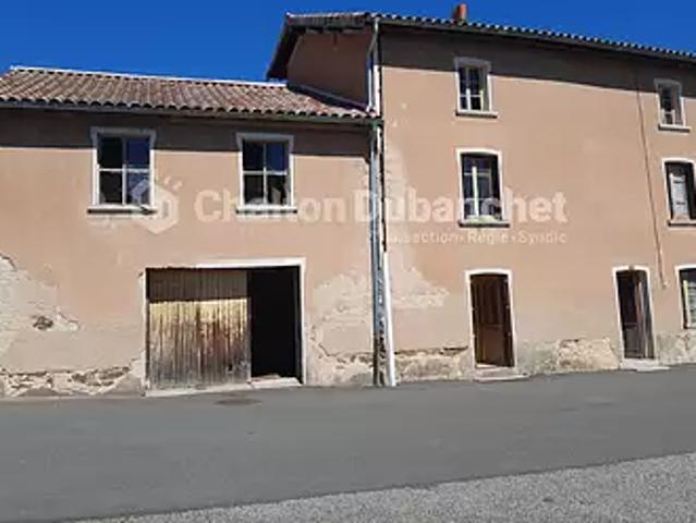 Panissières 42360 Achat / Vente maison 6 pièces t6 au dernier étage cave