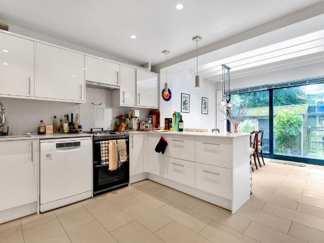 Panmure Close, London N5, 3 bed semi detached house to rent, £5,000 pcm | PrimeLocation