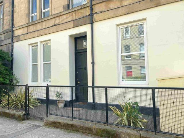 Panmure Place, Tollcross, Edinburgh 3 bed flat to rent £2,650 pcm £612 pw