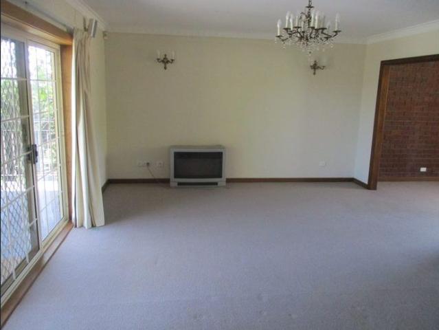 PANORAMA Well maintained versatile home in excellent quiet location