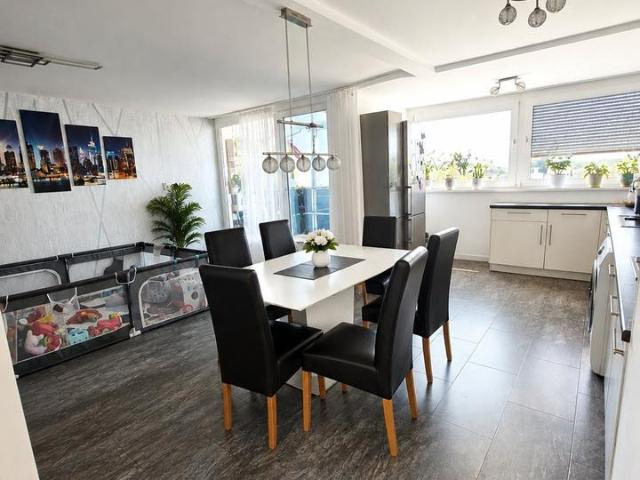 Panorama Wohnung über Augsburg mit Wintergarten, 3Zi 12 OG