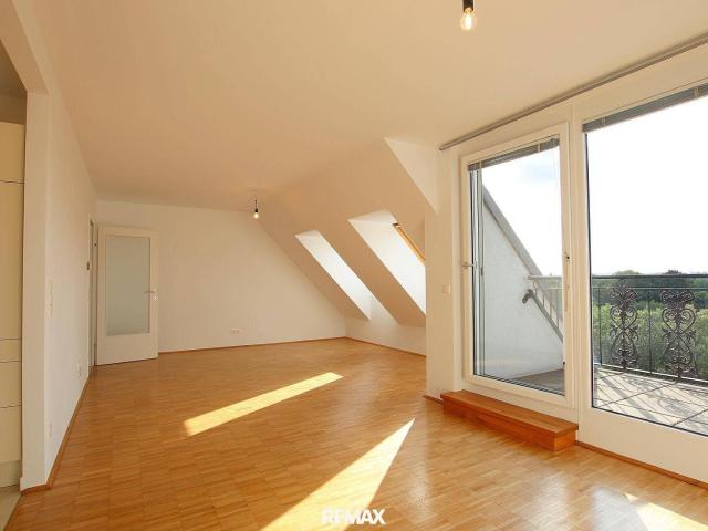 Panorama Aussicht auf einen Park DG Wohnung in einer tollen Lage!
