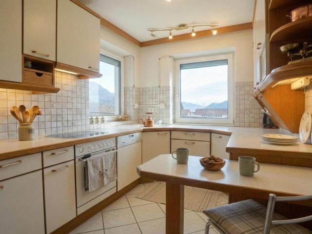 Panorama, Charme und beste Anbindung / Ein Haus wartet auf seinen neuen Besitzer