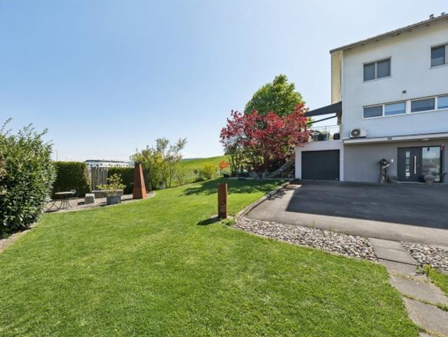 Panorama Doppeleinfamilienhaus mit See und Bergsicht