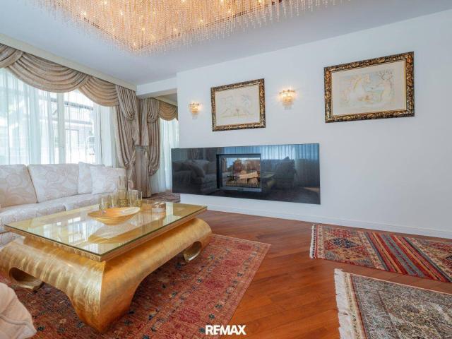 Panorama Luxus Etagenwohnung in Bestlage am Arenberg, private Wohnanlage