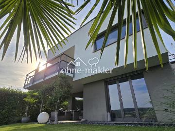 Panoramablick trifft moderne Architektur · Südhanglage · PV · Wärmepumpe · Doppelgarage KFW55