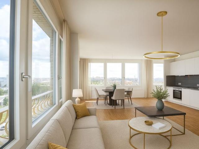 Panoramablick über Berlin: 2 Zi. Wohnung im 9. OG mit ca. 85 qm lichtdurchflutet und großzügig