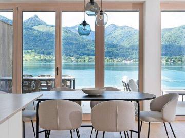 Panoramablick über den Wolfgangsee, privater Seezugang mit Steganlage