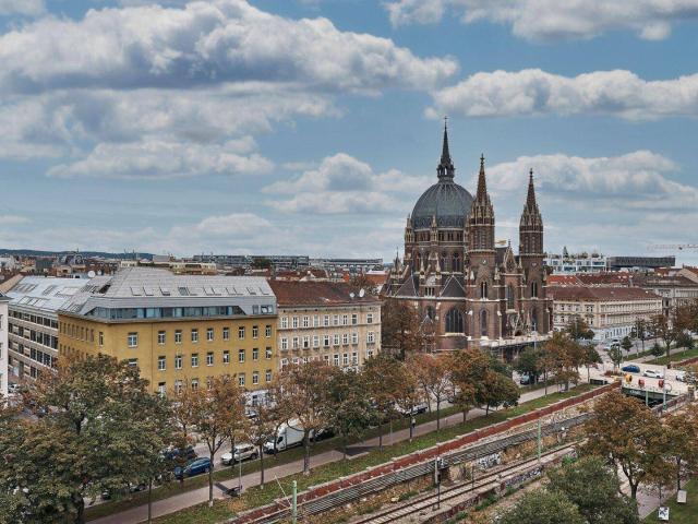 PANORAMABLICK über WIEN! Stilvolle 3,5 Zimmer Wohnung nahe der MARIAHILFER Straße mit MODERNSTER AUSSTATTUNG