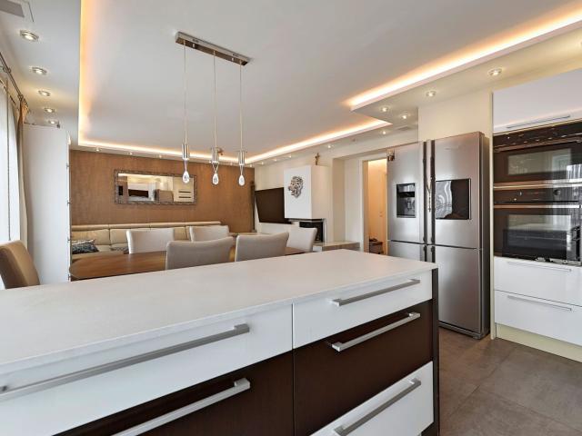 Panoramablick Über Wien! Stilvolle 3,5 Zimmer Wohnung Nahe der Mariahilfer Straße mit Modernster Ausstattung
