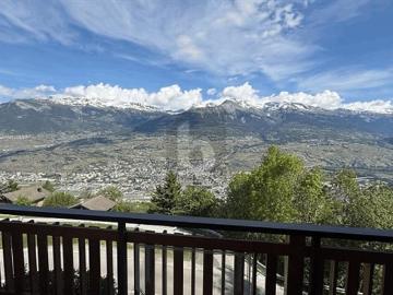 PANORAMABLICK UND RUHIGER BLICK