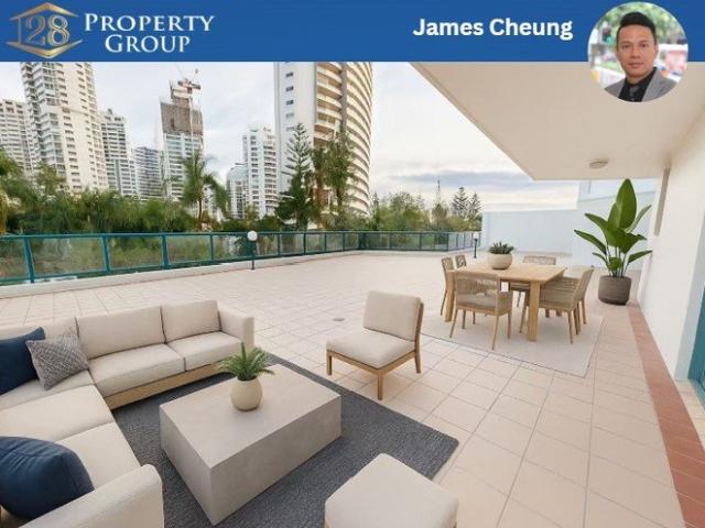 Panoramic 270° Views | Oversized Apartment with Huge Private Courtyard