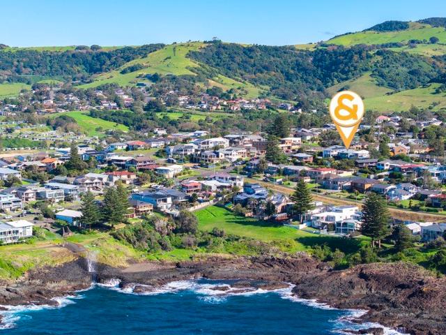 PANORAMIC COASTAL VIEWS From an IDEAL Coastal Location BETWEEN two BEACHES