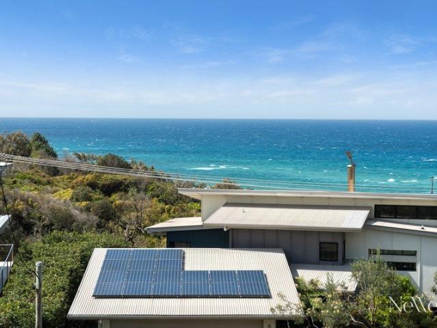 PANORAMIC COASTAL LIVING WITH SECLUDED BEACH ACCESS