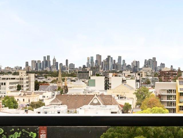 Panoramic Corner Apartment Living