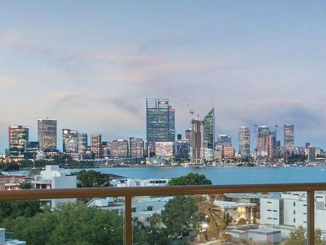 Panoramic City & River Views | Sub Penthouse Apartment in Iconic Bluewater