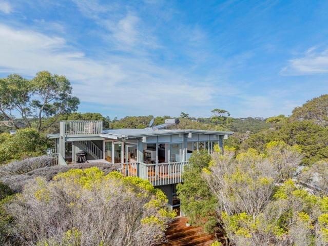 Panoramic Bay Views, Tyrone Foreshore at the Door