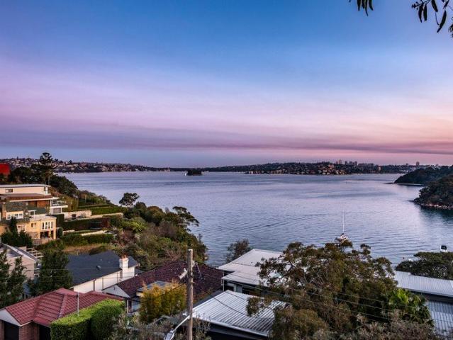 Panoramic Harbour Views in Prized Clifton Gardens Cul De Sac