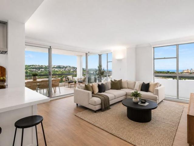Panoramic Ocean Views & Effortless Coastal Living