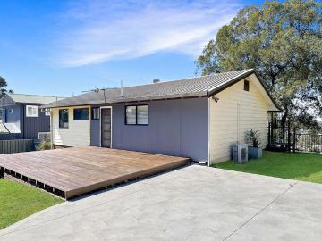 Cockle Creek, Newcastle - Garden, Air conditioning