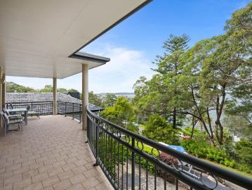 PANORAMIC LAKE VIEWS IN A PRIVATE AND QUIET LOCATION ON LAKE MACQUARIE