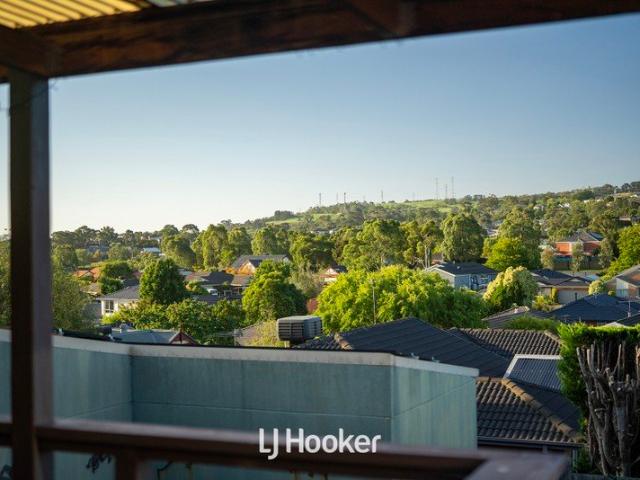 Panoramic Living with a Unique Layout in the Heart of Berwick