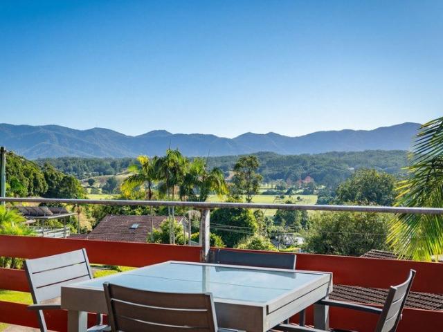 Panoramic Mountain Views, Moments from the Heart of Bellingen