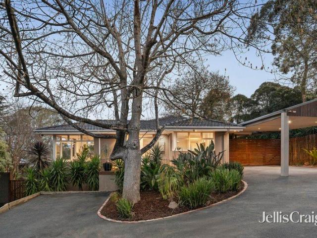 Panoramic Mt Dandenong Ranges aspect, seamless family entertaining